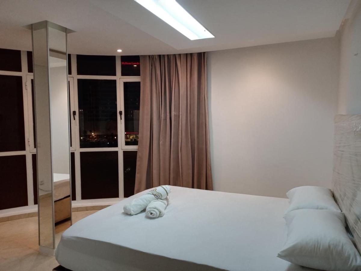 Amazing Appartement Au Centre Ville En Face Hilton & Gare Train De Tgv De Tanger Esterno foto