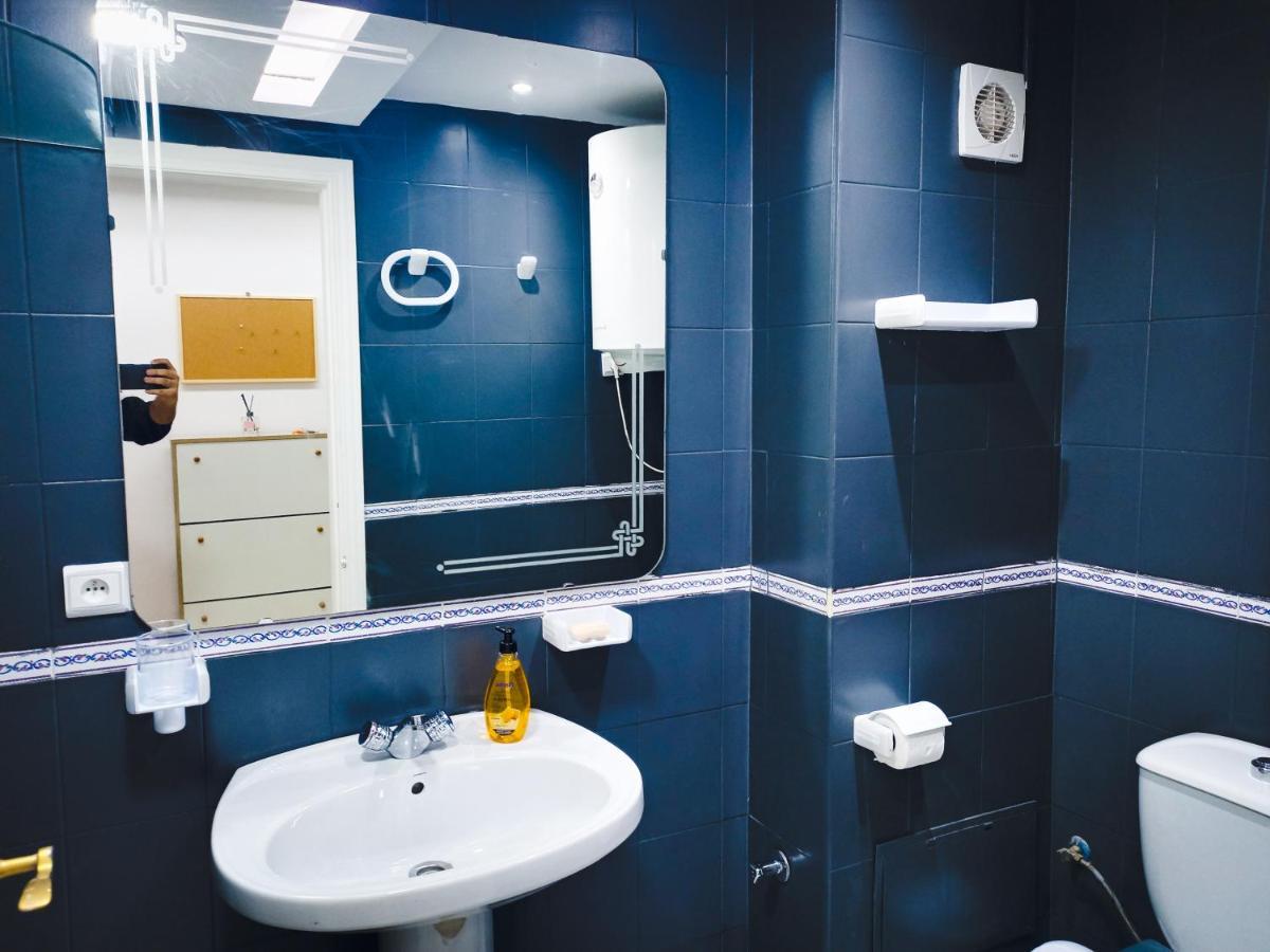 Amazing Appartement Au Centre Ville En Face Hilton & Gare Train De Tgv De Tanger Esterno foto